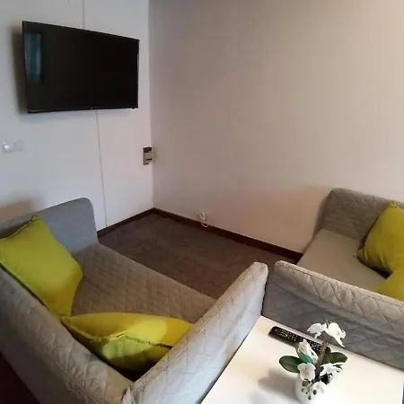 Room In Apartment - Theorynomadrooms Family Up One - Center Lisbon بيت ضيافة Lisboa