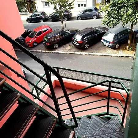 ゲストハウス Room In Apartment - Theorynomadrooms Family Up One - Center Lisbon *